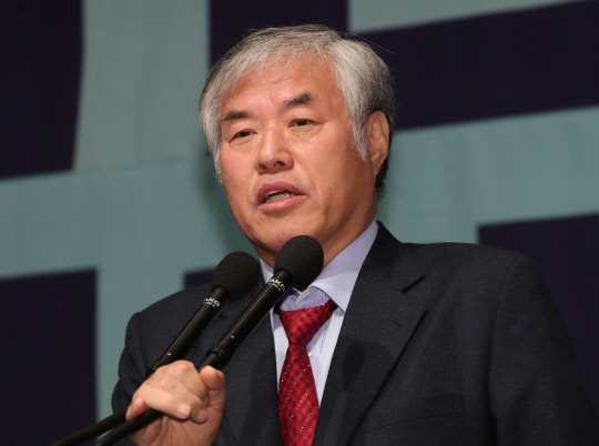 지난해 12월 23일 서울 중구 프레스센터에서 열린 국민통합연대 창립대회에서 전광훈 목사가 축사를 하고 있다.  <연합뉴스>